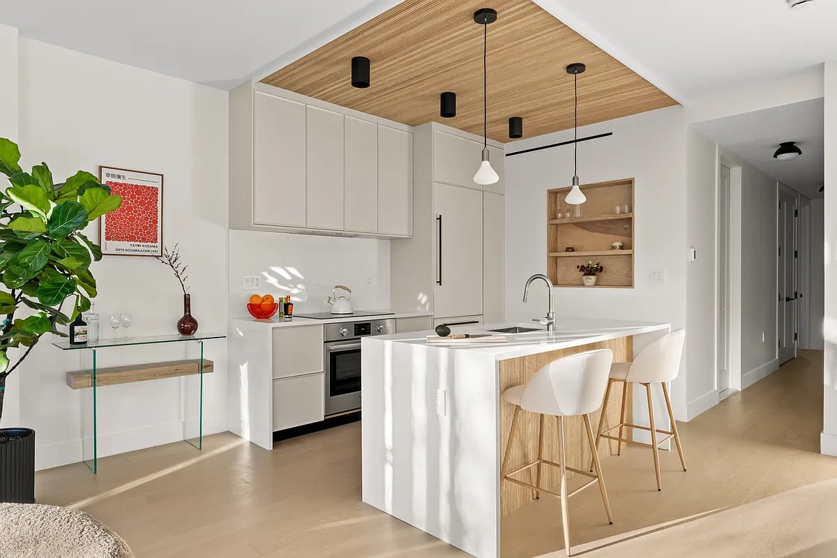 286 1st Street #2