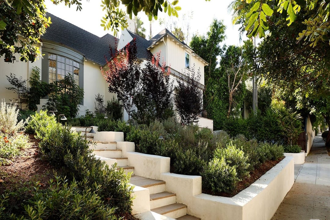 Nova Pavilion, El Cerrito Pl, 90068