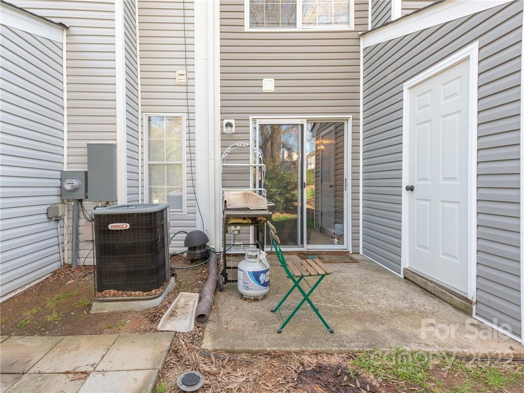 8251 Golf Ridge Dr