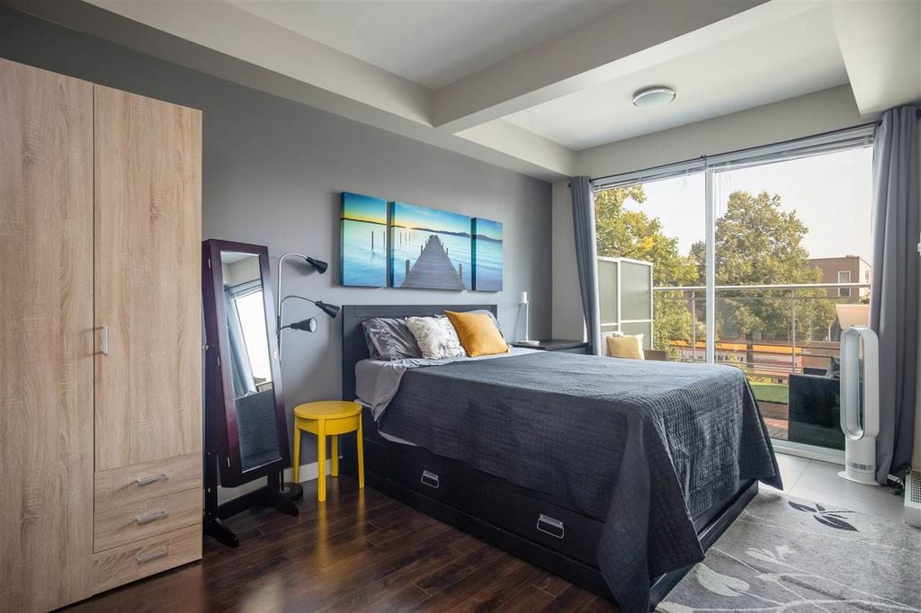3333 Main St, #208