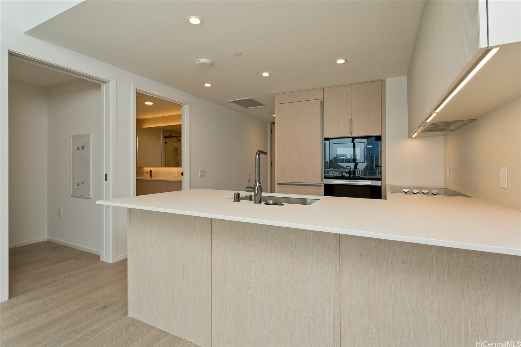 333 Ward Avenue #1607