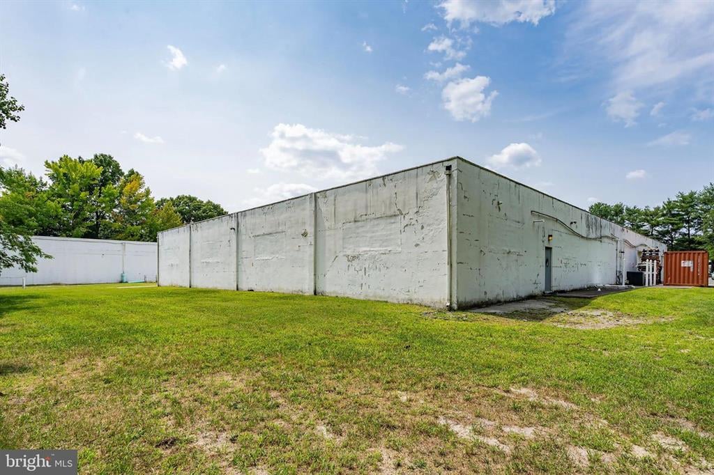 360 Fairview Ave