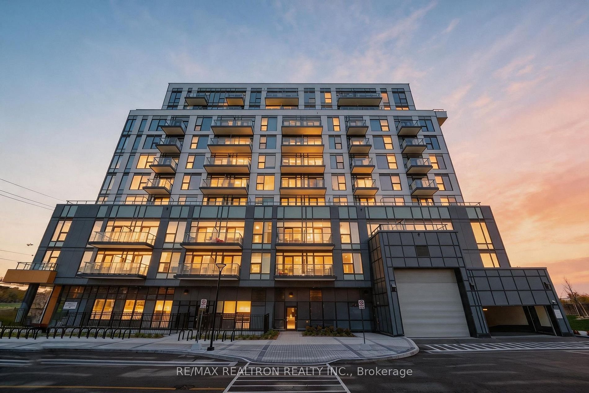 Bright Open-Concept Suite