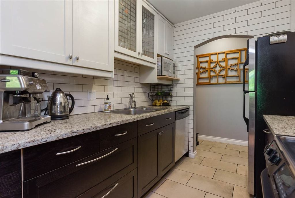 1750 W 10th Ave, #203