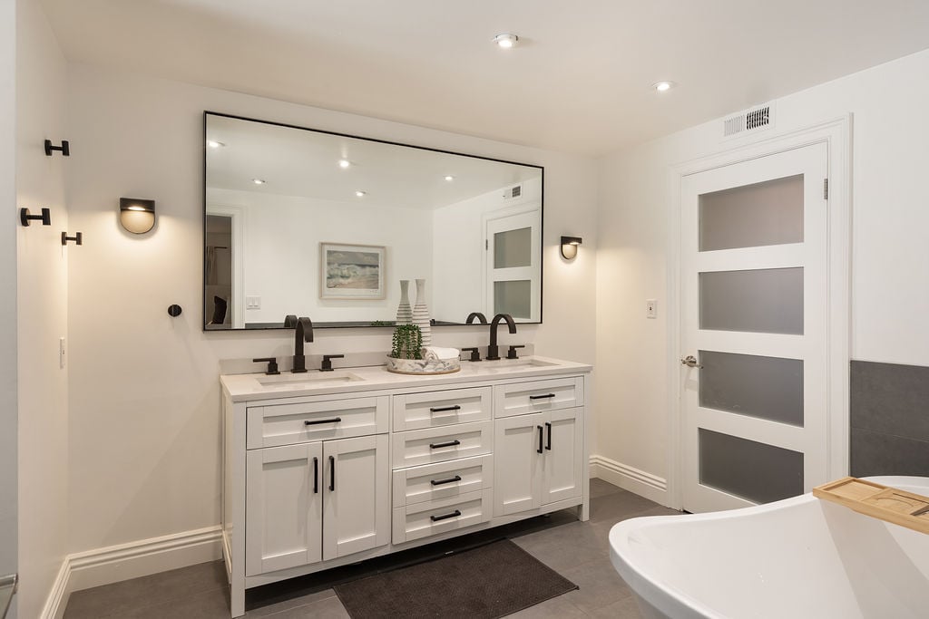 11042 Hunting Horn Drive, North Tustin, CA 