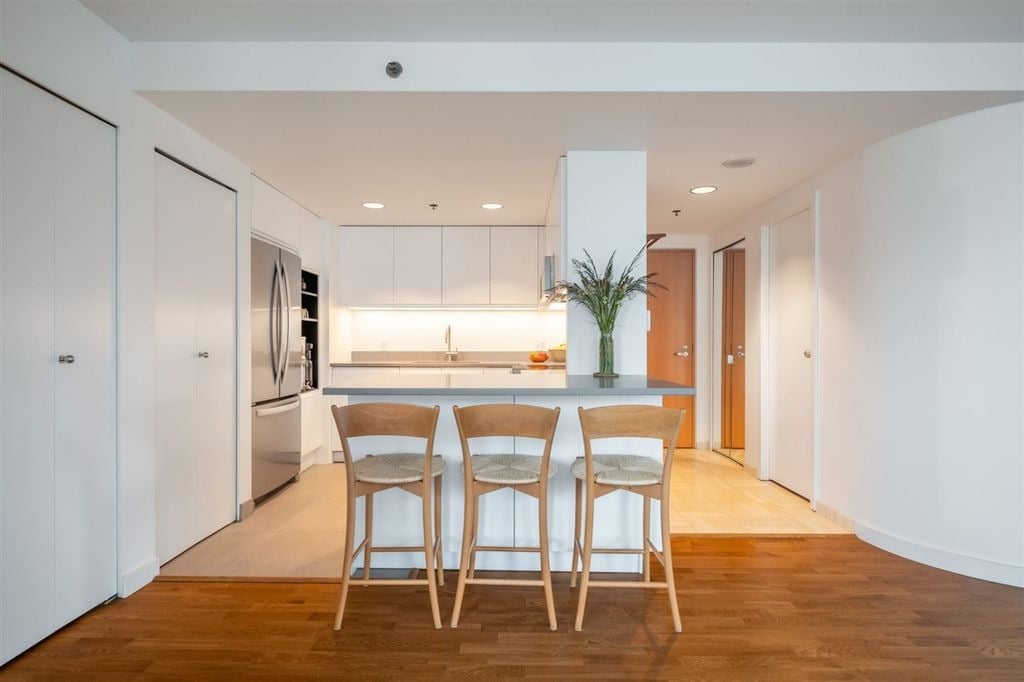 889 Homer St, #1403