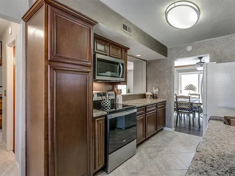 6500 NW Grand Blvd, #140