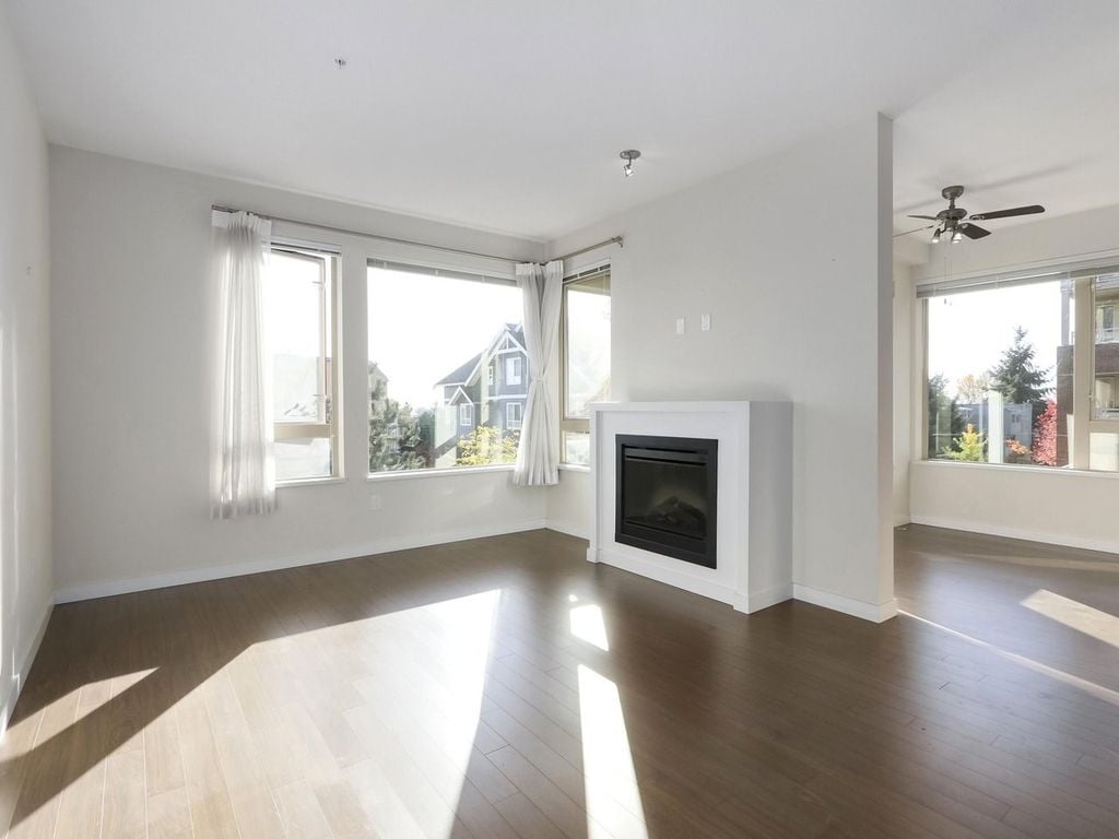 119 W 22nd St, #222