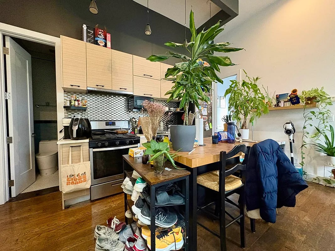 287 Harman St 3L