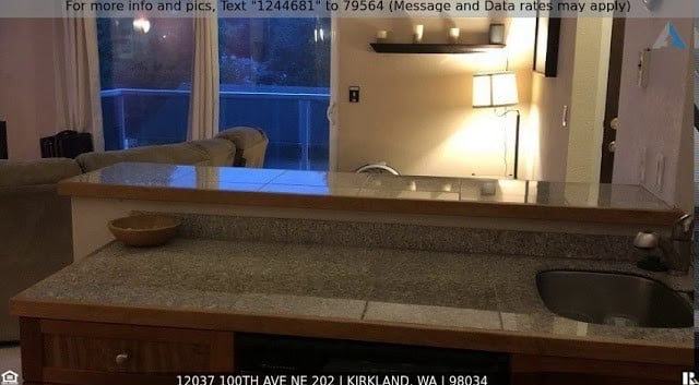 12037 100th Ave NE 202, Kirkland, WA 98034