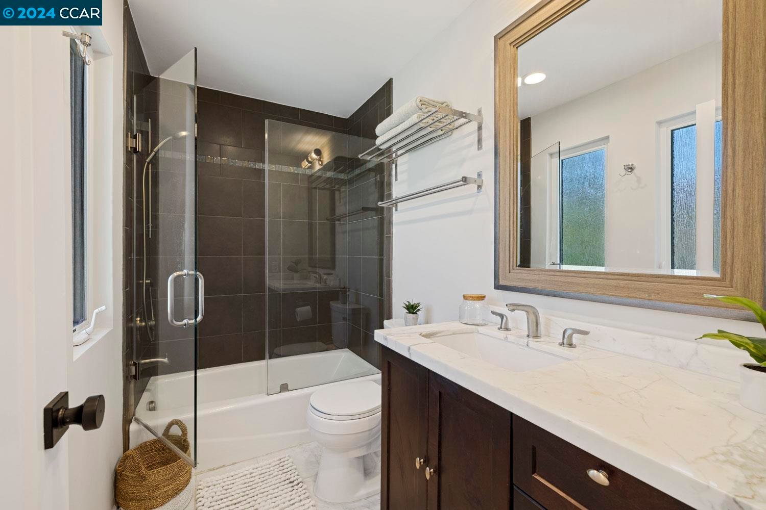 10 Doral Dr