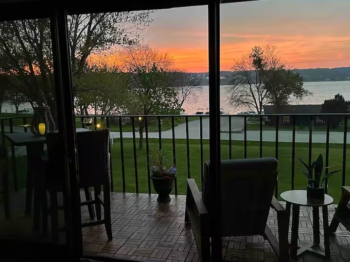 Lakefront Condo with Magnificent View & Fireplace