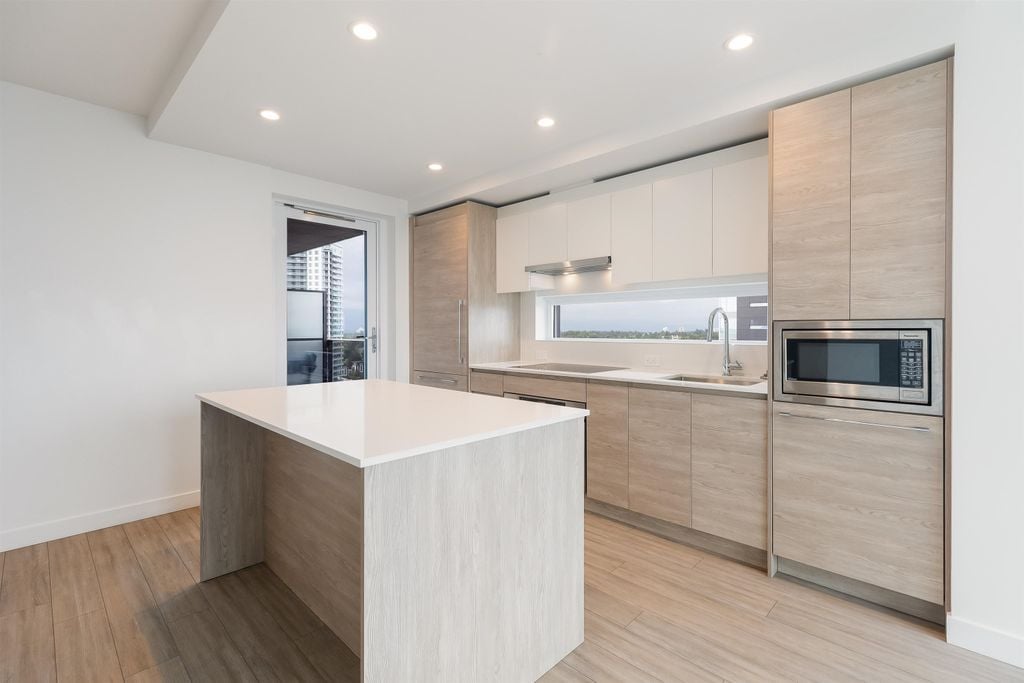 13615 Fraser Hwy, #2810