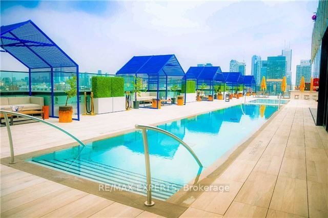 THOMPSON RESIDENCES