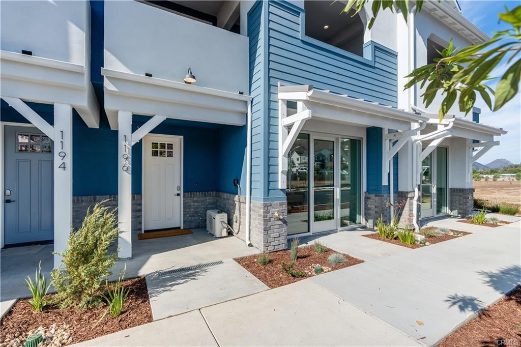 1196 Tiburon Way