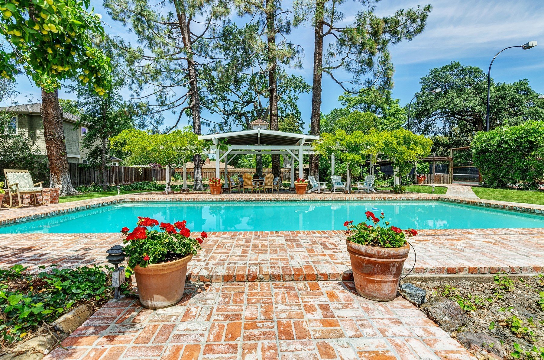 160 Alderwood Rd