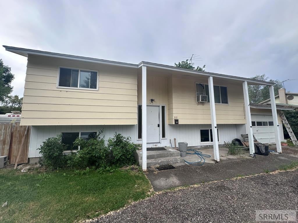 311 W 2nd S