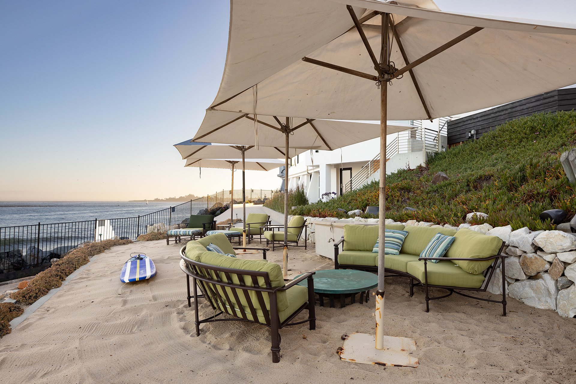 Contemporary Oceanfront Retreat