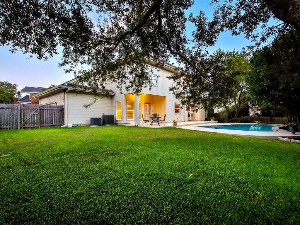 1100 Quaker Ridge Dr