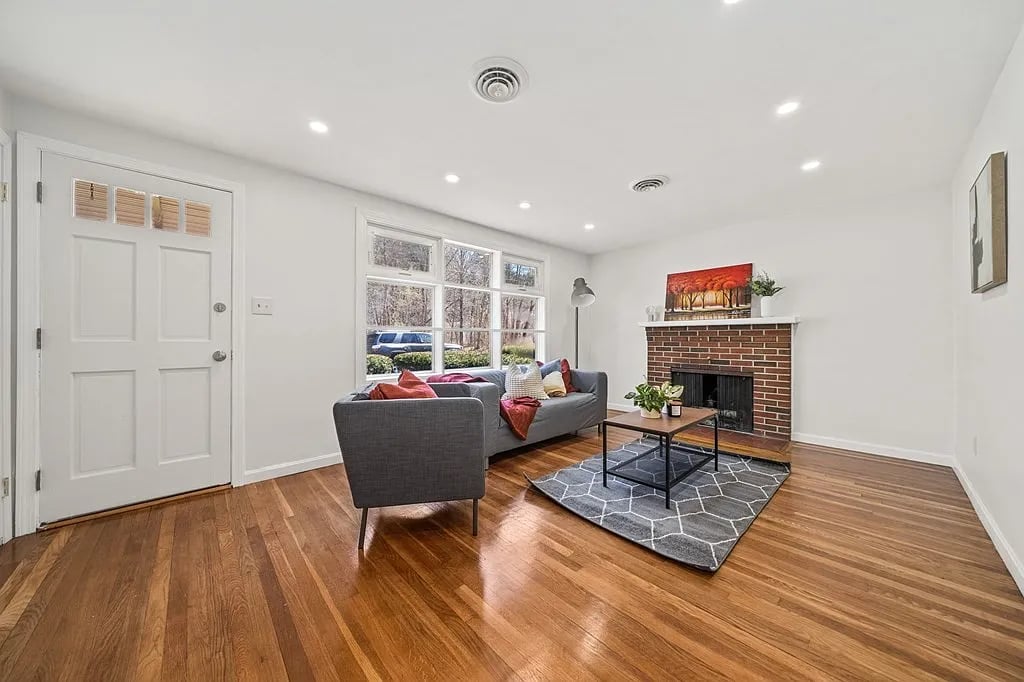 343 W St