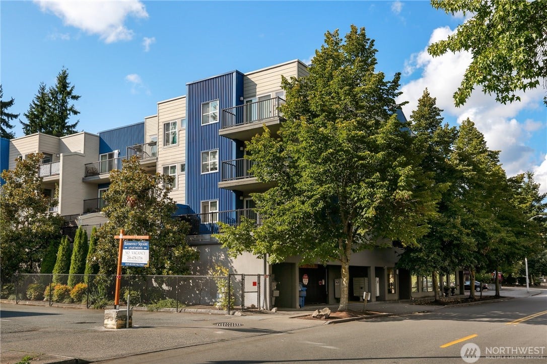12345 Roosevelt Way NE #311