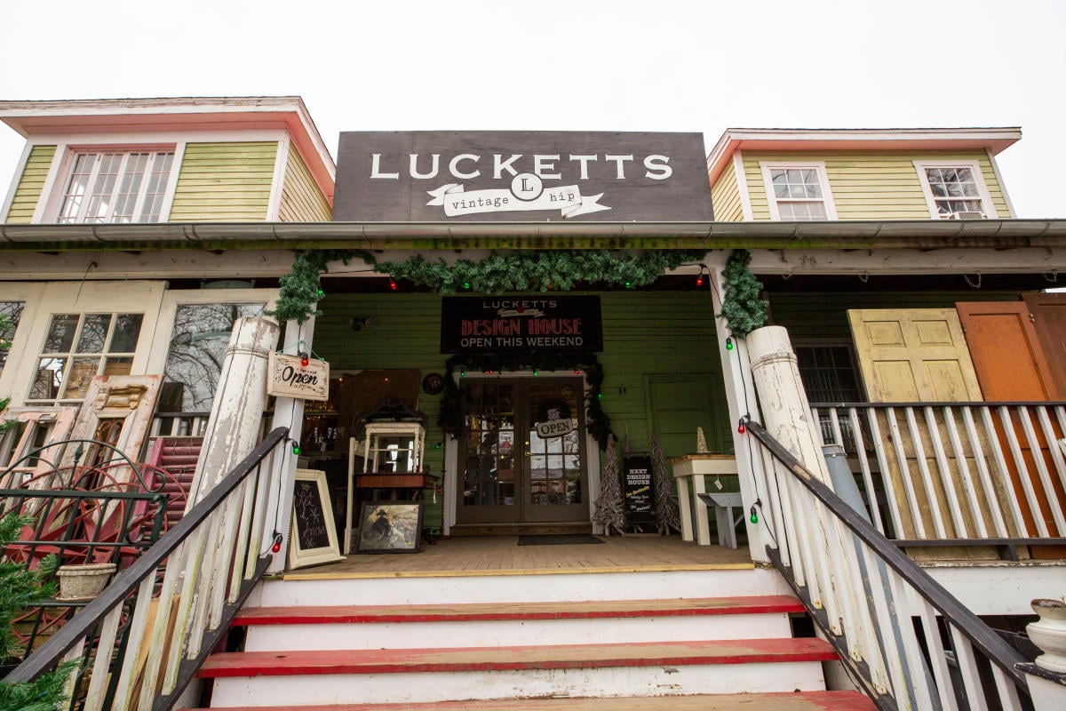 Lucketts