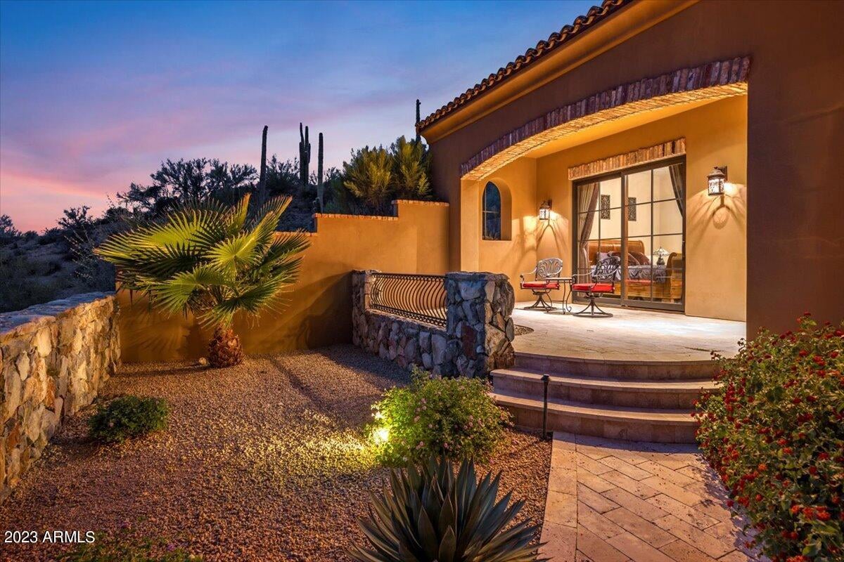 9514 E Madera Dr