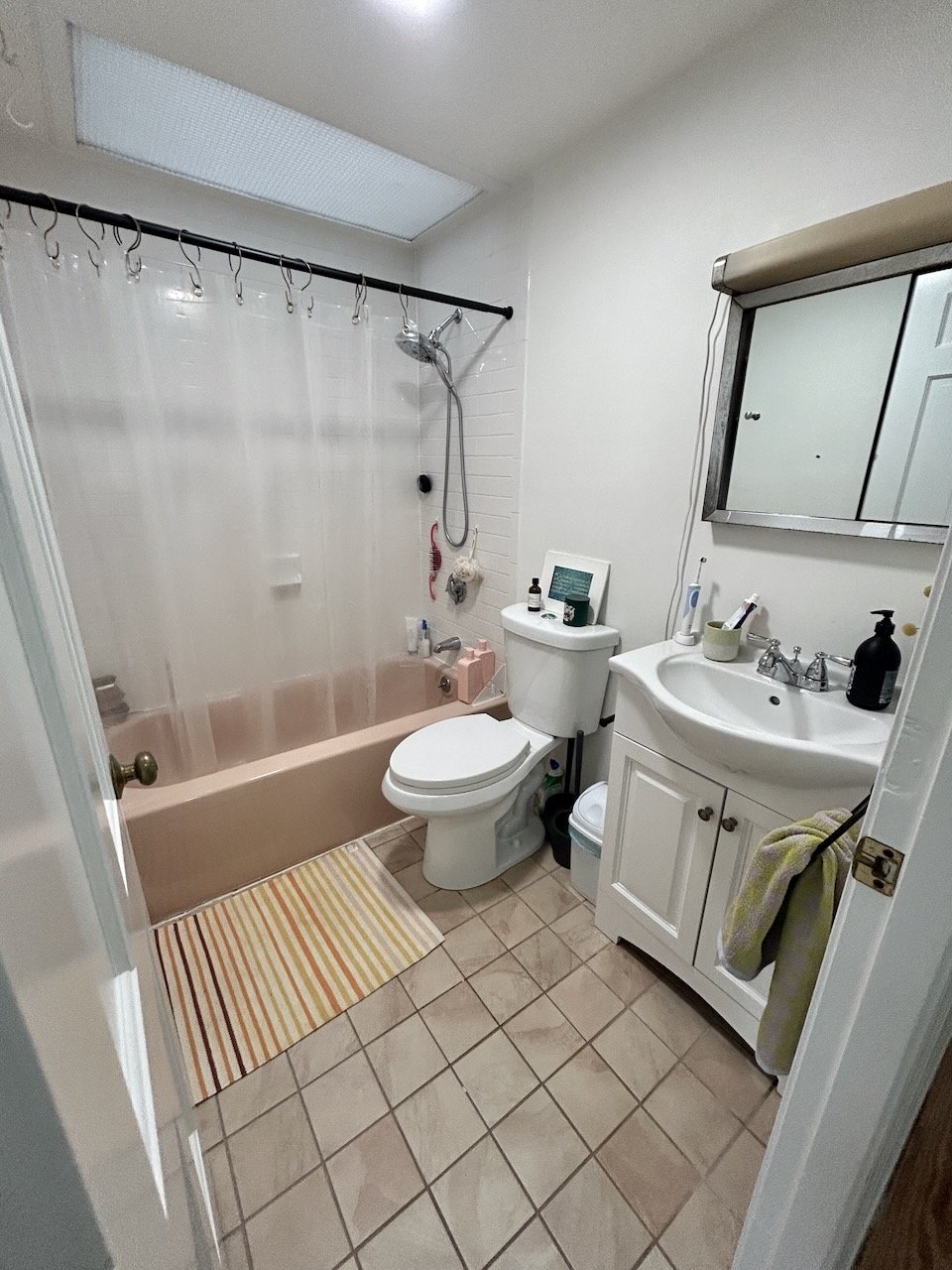 Available AUGUST - Appleton Street 1 bed 1 bath - Just Painted and Floors done - Heat and Hot water included - Pets are ok! 