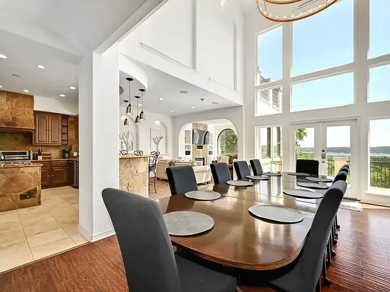 3711 Highland Dr