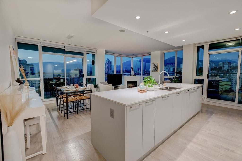 188 E Esplanade, #2205
