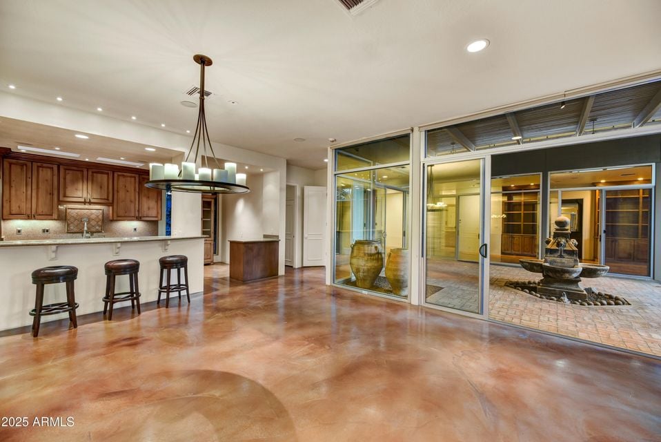 5652 N Scottsdale Rd