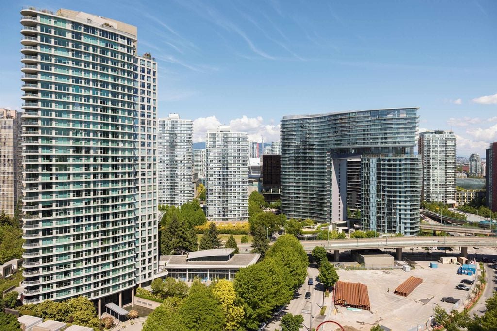1077 Marinaside Cres, #2106