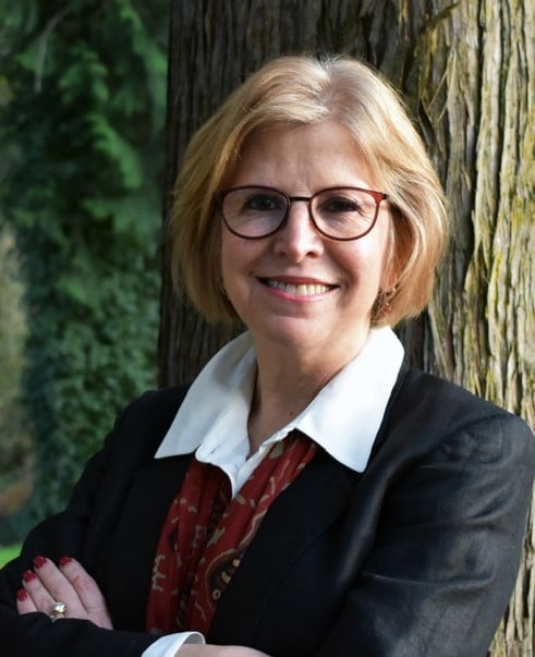 Trisha Cobb Sequim, WA Real Estate Agent Headshot