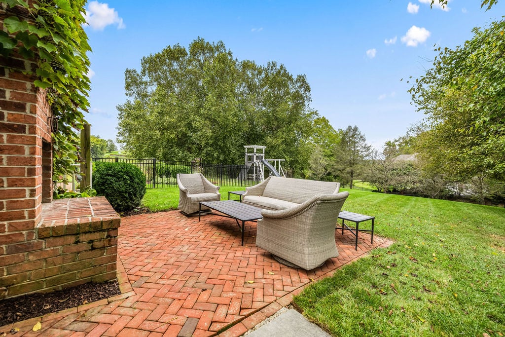 Stunning Hayfields Manor Home