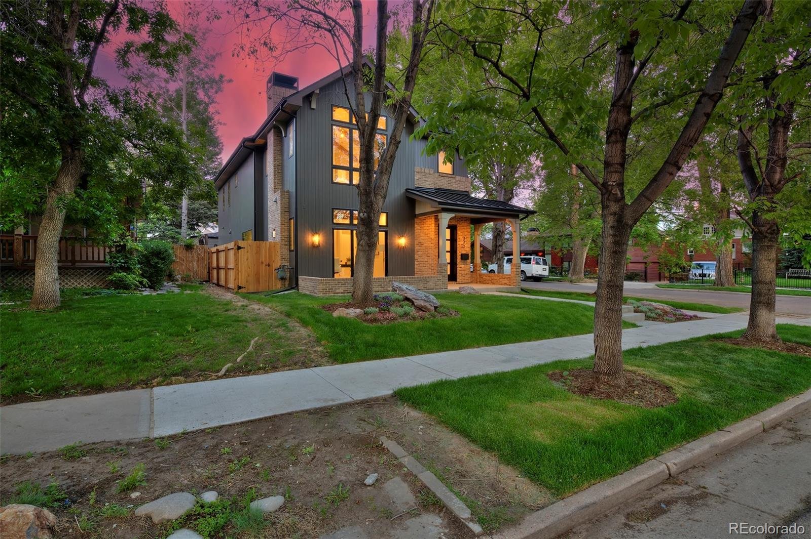 990 S High St