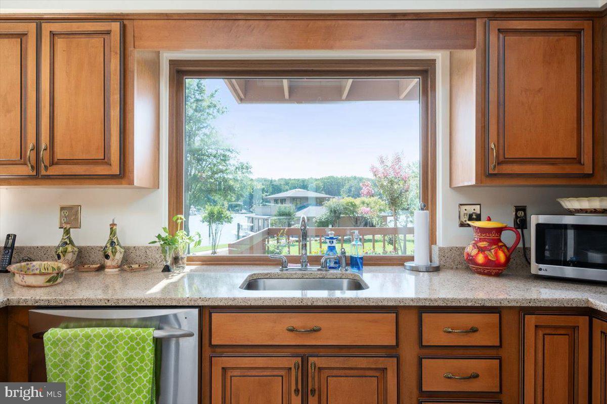 88 E Lake Dr