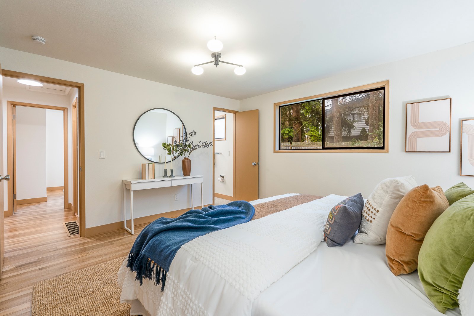 Mid-Century Gem in Mountlake Terrace 