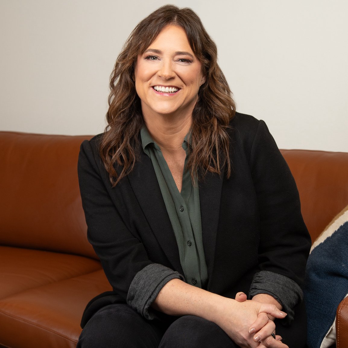 Kelly Zuger Seattle, WA Real Estate Agent Headshot