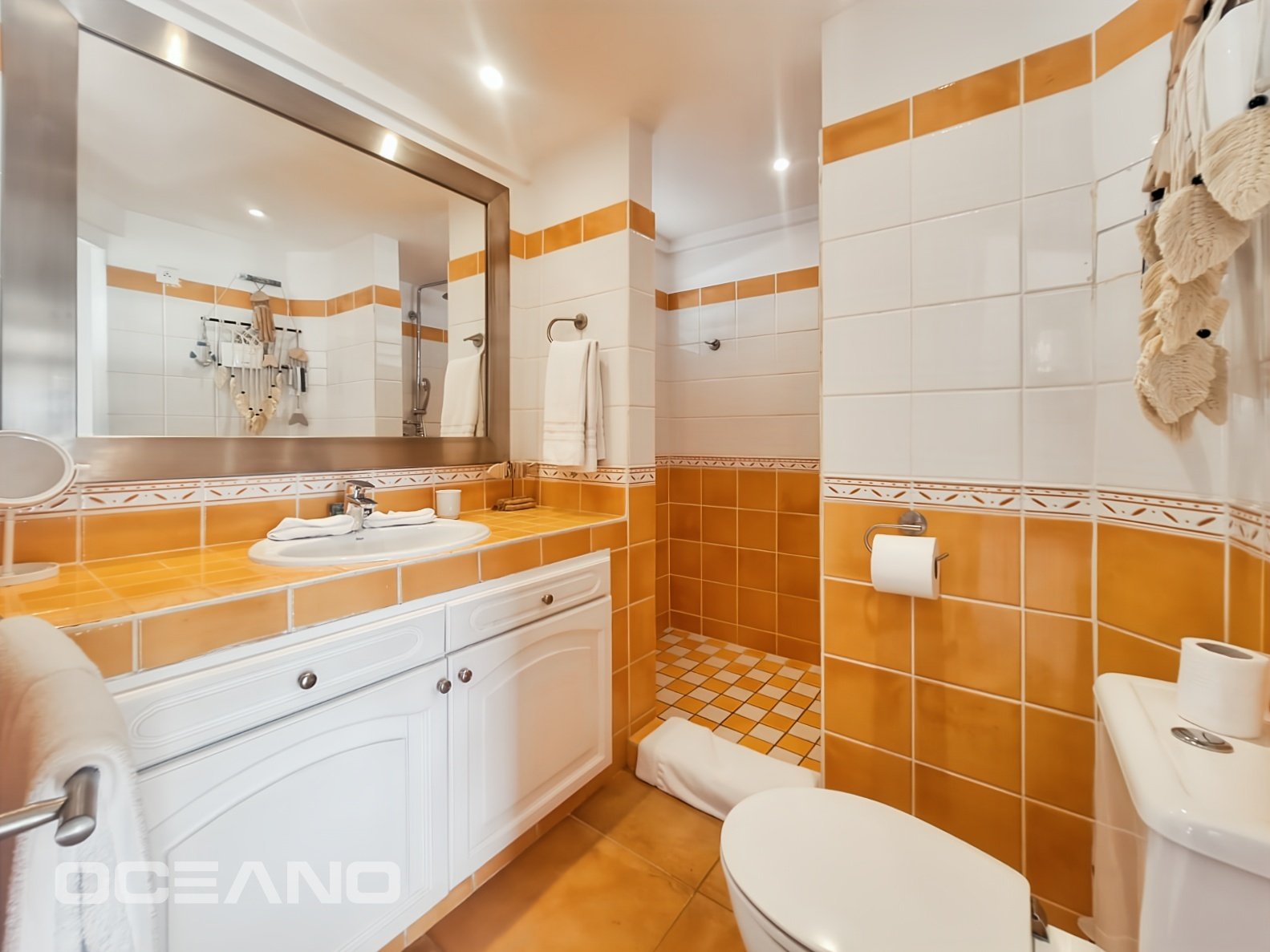 Sea-View Studio in Oyster Pond – Ideal for Investors