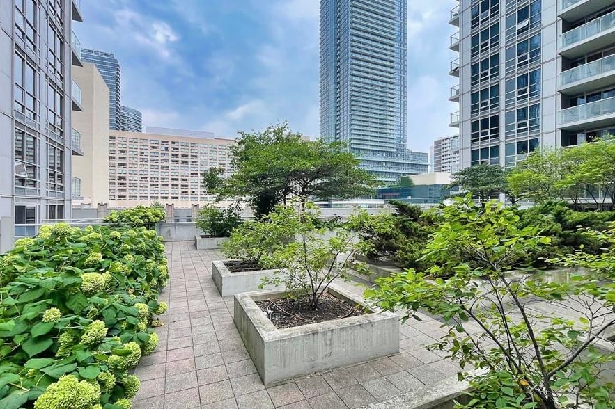 763 Bay St Unit: 3413