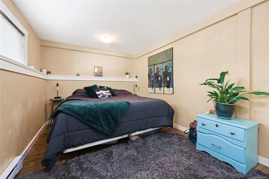 1563 San Juan Ave
