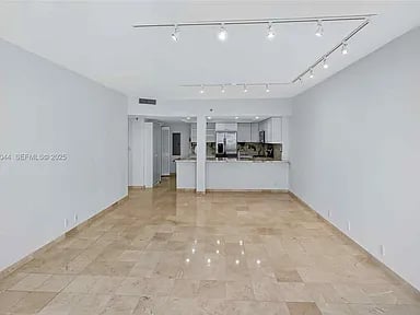 520 Brickell Key Dr #A604