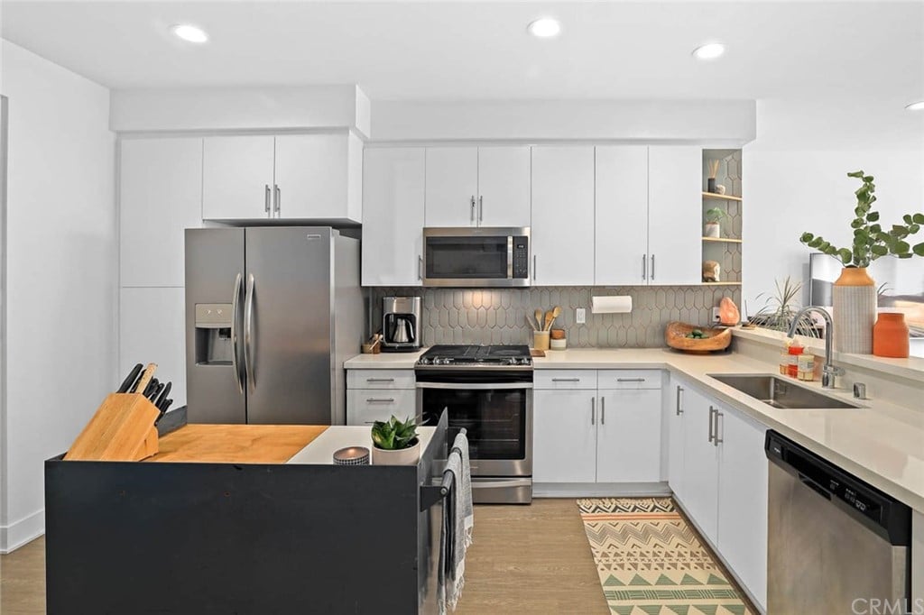 118 S Avenue 50, Unit 204