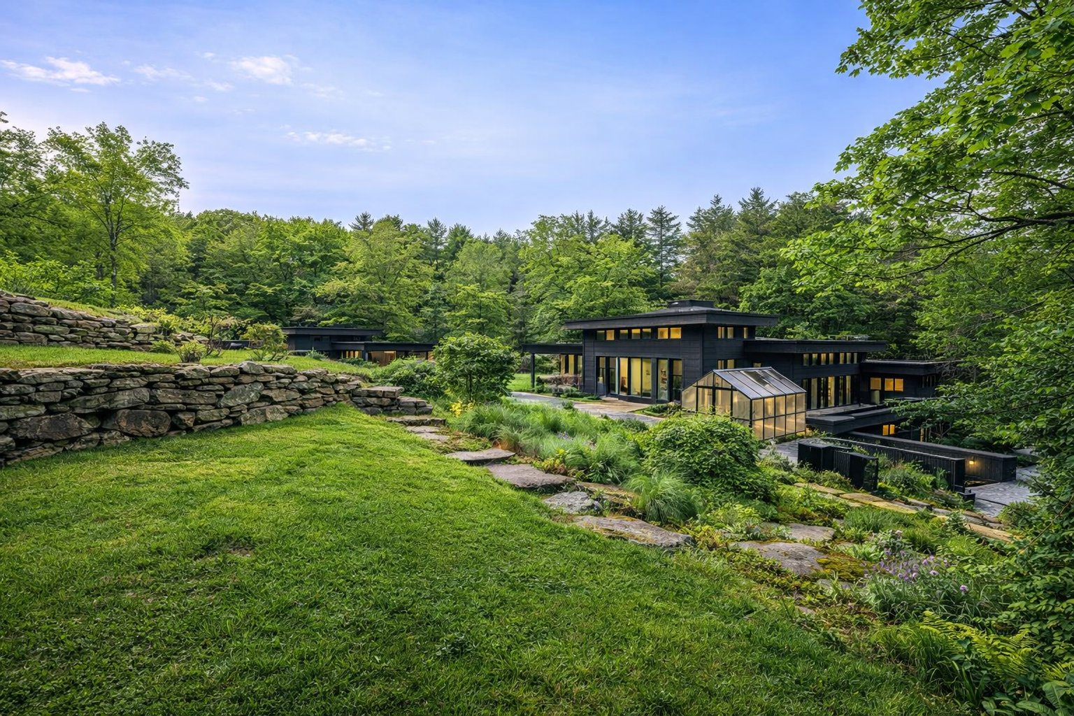 5015 Crow Hill Rd
