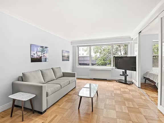 150 E 61st St APT 3K