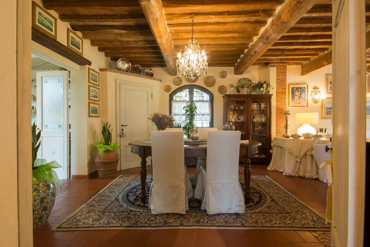 Villa In The Tuscan Hills