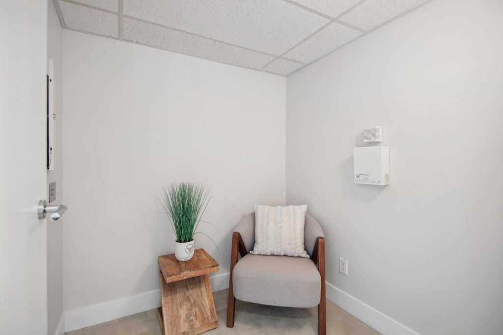499 Broughton St, #1402