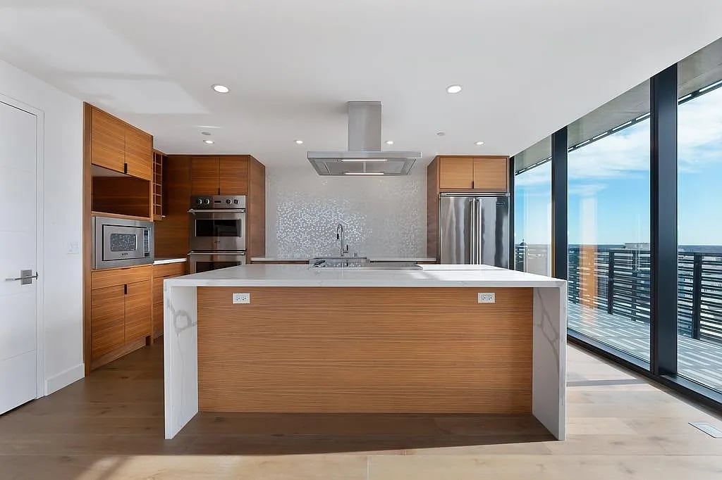 500 J St #1701