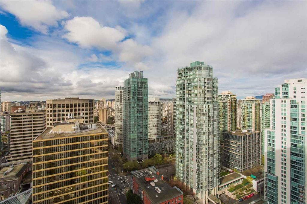 1189 Melville St, #3106