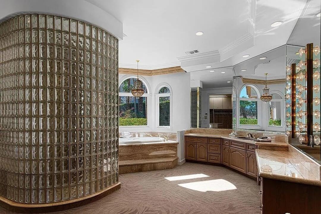 Blissful Palazzo